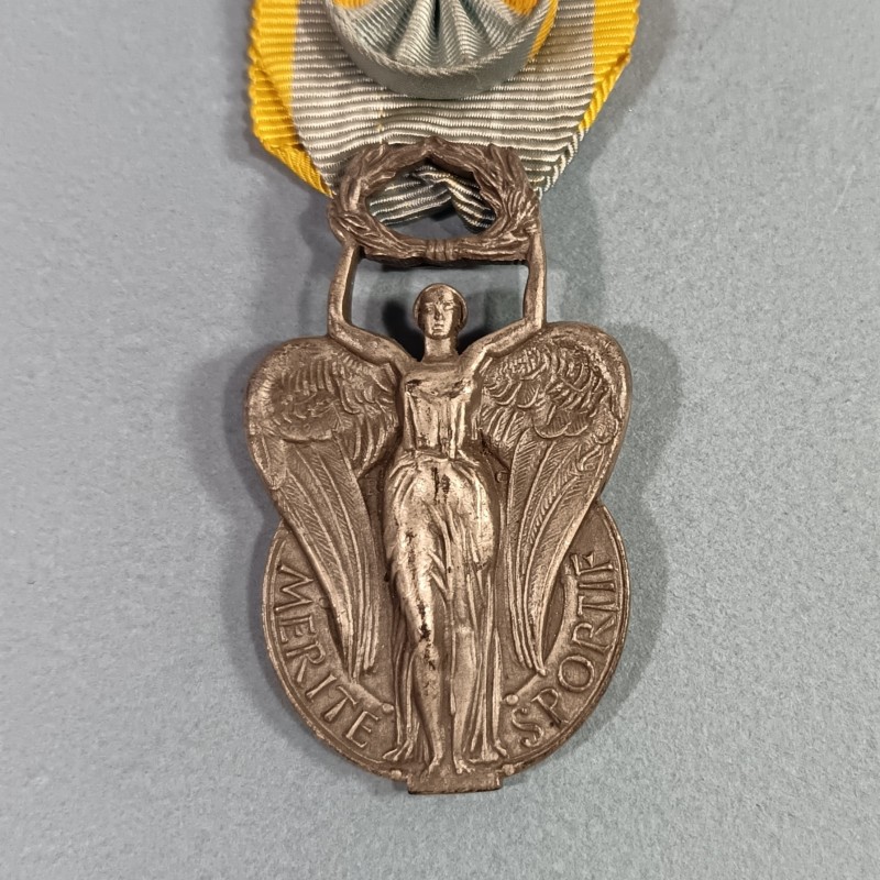 MEDAILLE D'OFFICIER DU MERITE SPORTIF EN ARGENT 1956 - 1963 CLASSE ARGENT MEDAILLE PREMIER TYPE